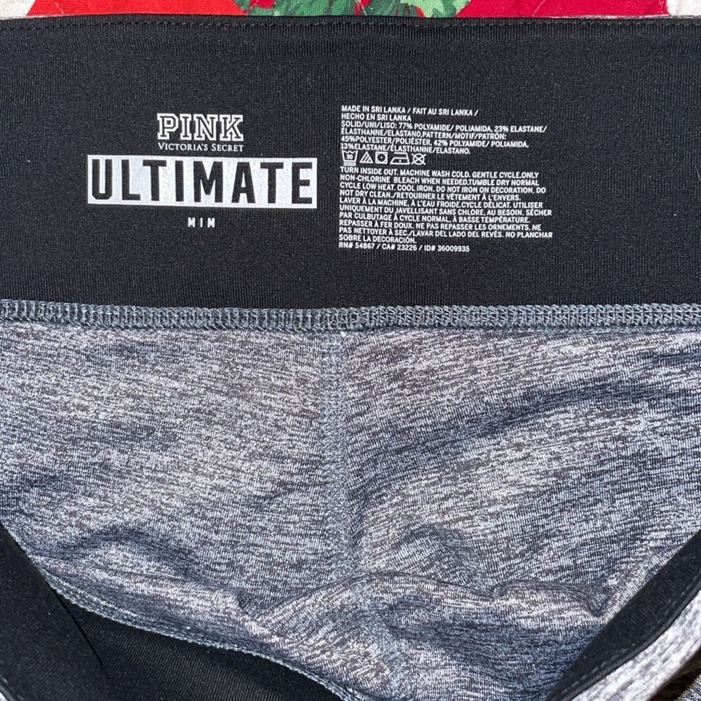 PINK Ultimate workout leggings​​ - Picture 2 of 3